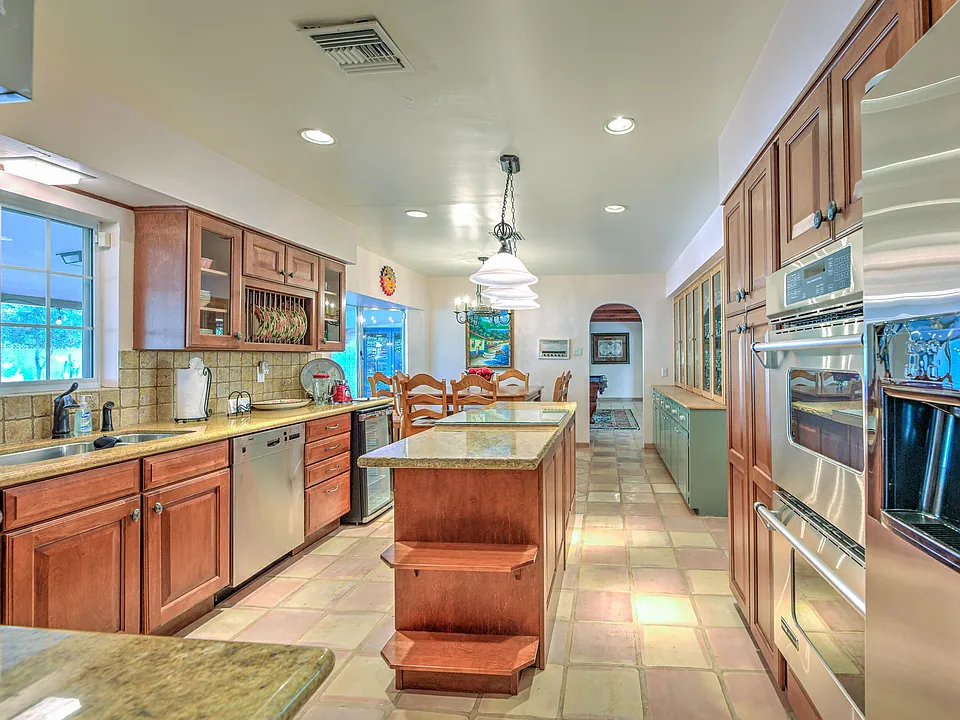 4540 E Camelback Rd