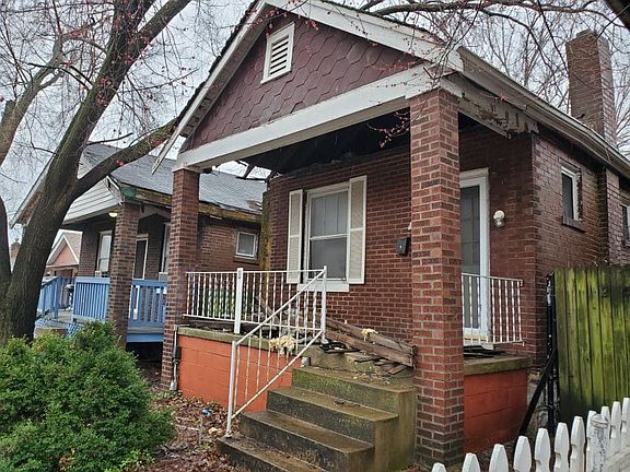 3rd image of 2218 Alberta St