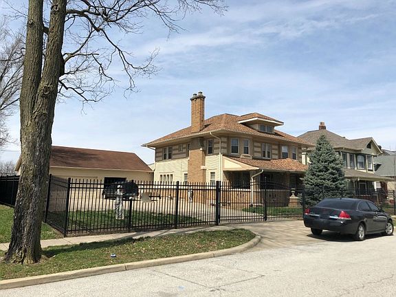 3rd image of 2530 N Park Ave