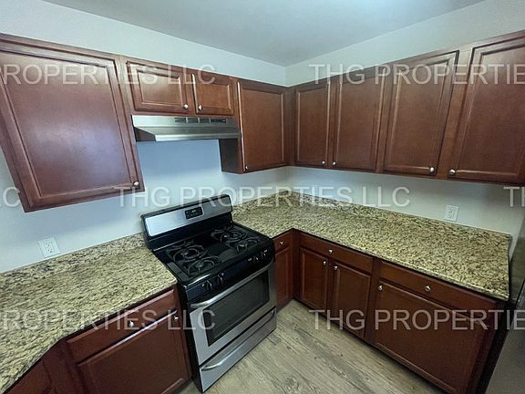 3rd image of 916-926 South Ave #926-09
