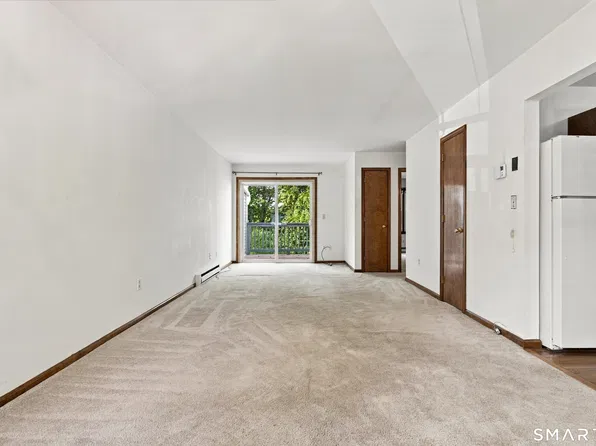 19 Hidden Knolls Circle #19, Monroe, CT 06468