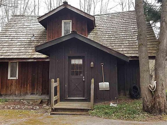 4th image of 2240 Schuss Mountain Dr