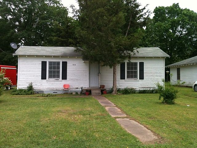 2nd image of 920 Martha St