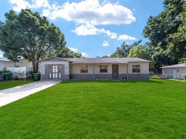 451 WINNERS CIRCLE, LADY LAKE, FL 32159