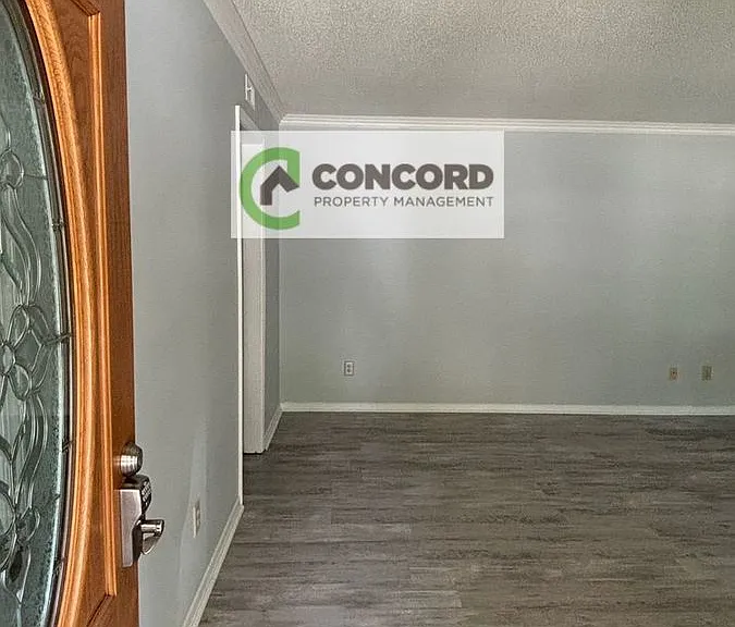 3327 Darden Rd — Photo 3