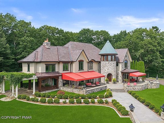 4th image of 1212 Burger Hollow Rd