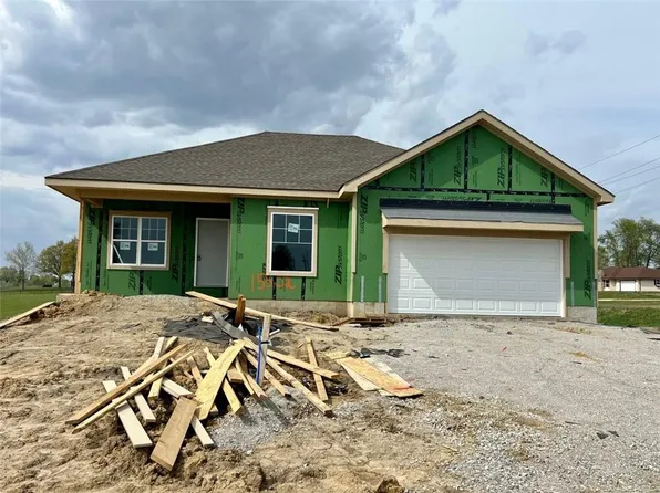 15502 Lakeside Dr, Basehor, KS 66007