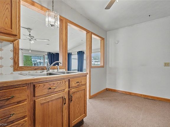 4th image of 1852 Fairview Ct
