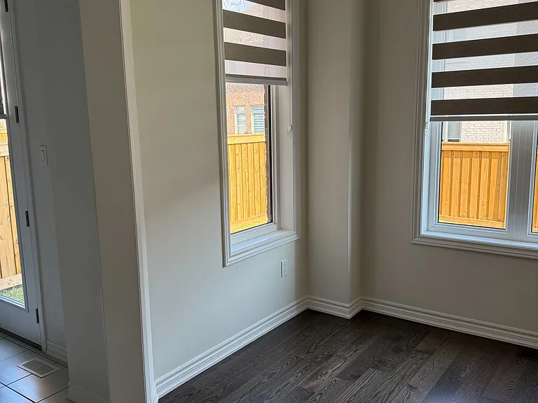 166 Auckland Dr — Photo 10