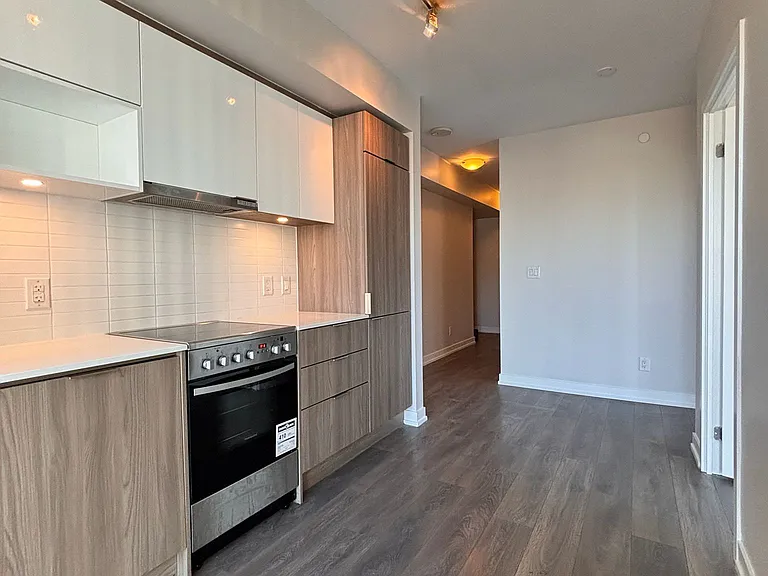 159 Wellesley St E #1209 — Photo 8