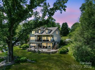 1903 Country Club Rd, Hendersonville, NC 28739