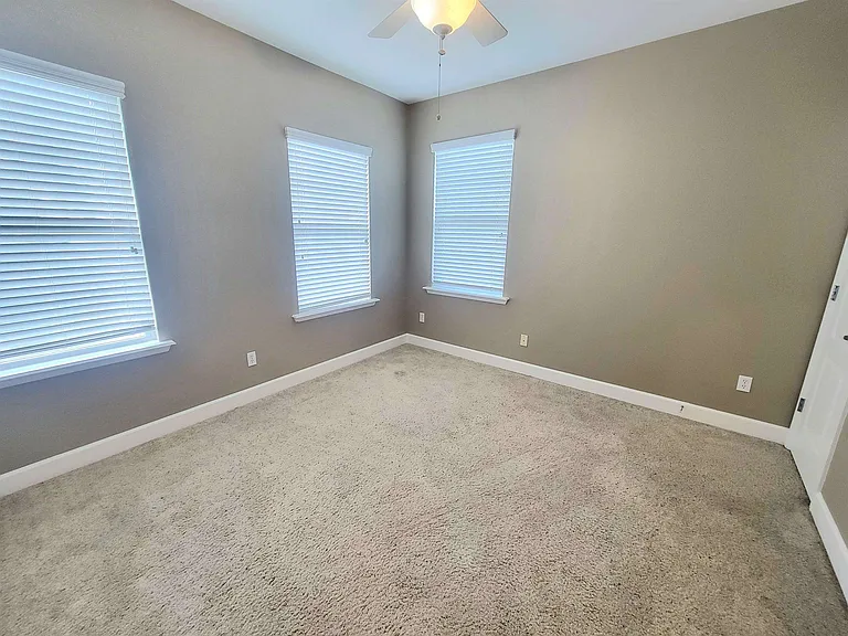 2482 Goldenrod Way #- — Photo 31
