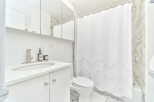 Rented by Living New York | media 13