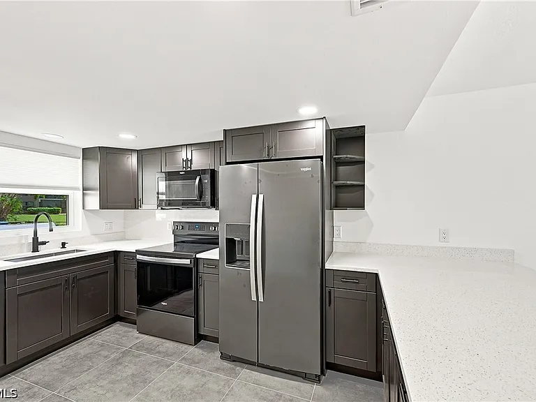 16881 Davis Rd #313 — Photo 7