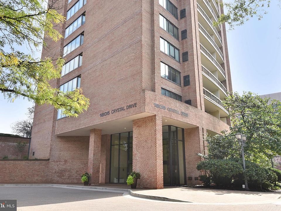 1st image of 1805 Crystal Dr APT 1101S