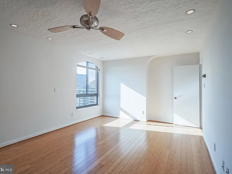 1800 Old Meadow Rd #1712A — Photo 25