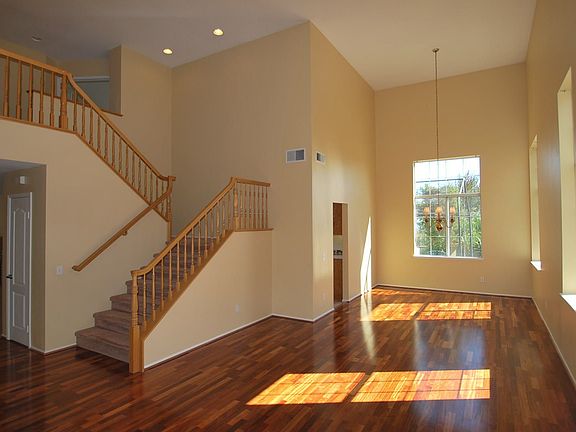 4th image of 13837 Woodhill Ln