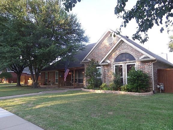 4th image of 1625 Sarah Brooks Dr