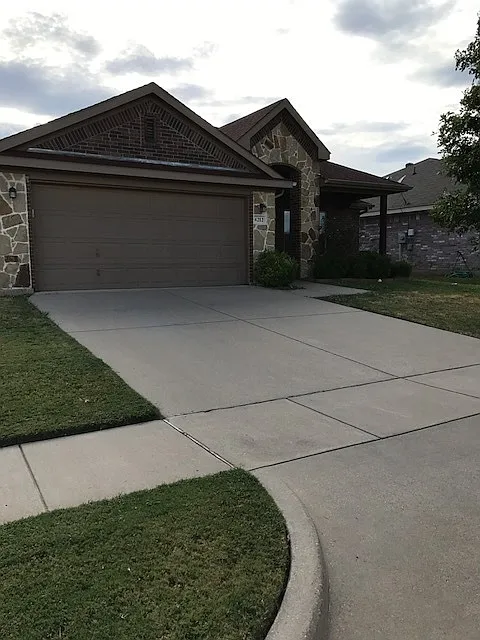 3/2/2 Fort Worth Side of Granbury - Gemstone Estates — Photo 4