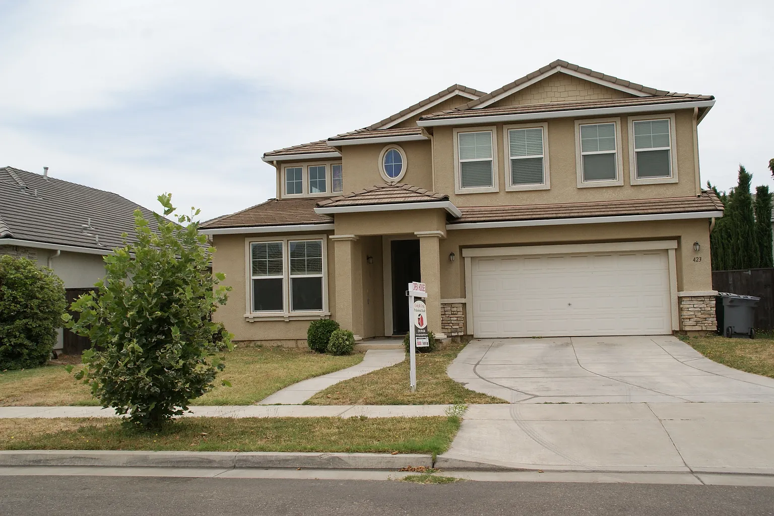 423 Ellison Pl photo 1