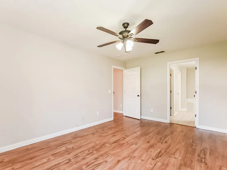 4166 Shadow Creek Cir — Photo 8