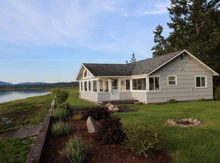 84 E Hummingbird Ln, Belfair, WA 98528