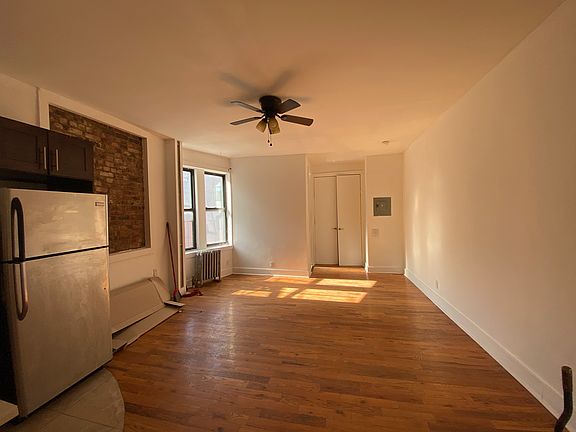 4th image of 60 Clarkson Ave #3D
