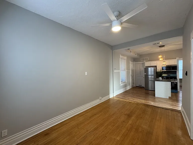 1721 W Nelson St — Photo 9