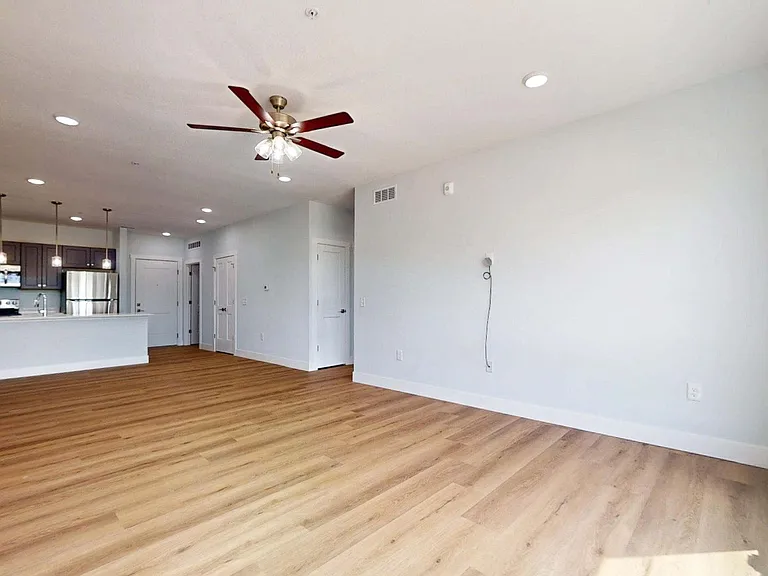 2414 N Neil St — Photo 20