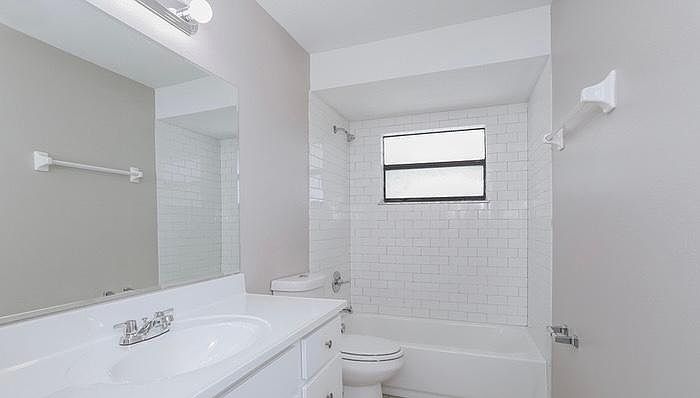1st image of 3022 Pineridge Cir
