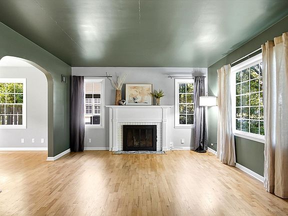 5th image of 3113 SW Canterbury Ln