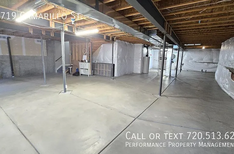 11719 Camarillo St — Photo 34