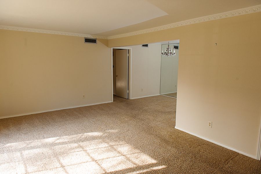 2nd image of 6007 Sandhurst Ln #C