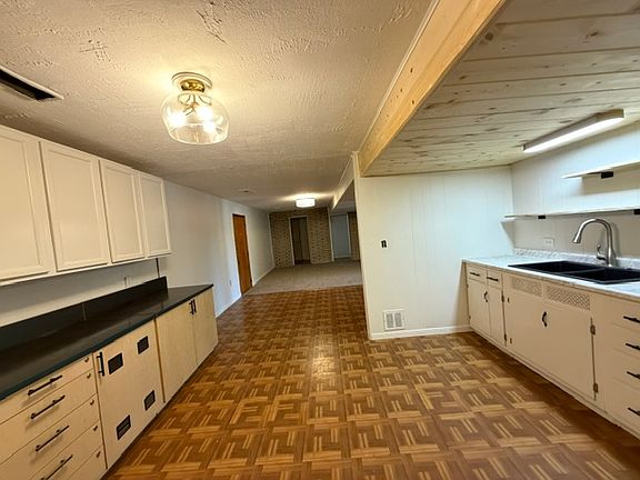 5th image of 410 5th St