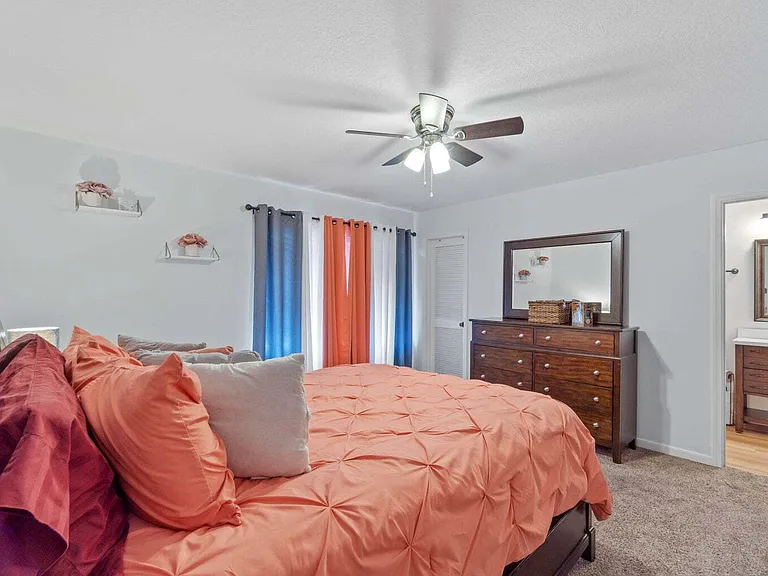 216 Cloverdale Blvd #C — Photo 10