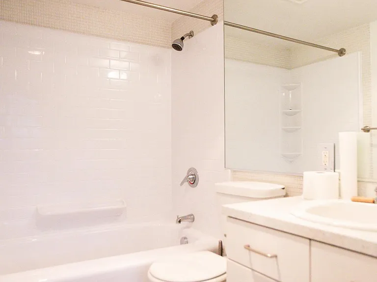 2020 SW Main St #706 — Photo 11