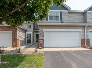 8040 Stratford Cir S, Shakopee, MN 55379