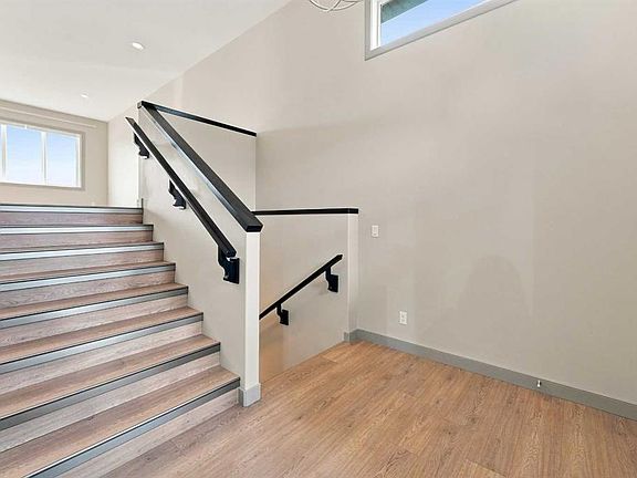 3rd image of 9 W Trinity St
