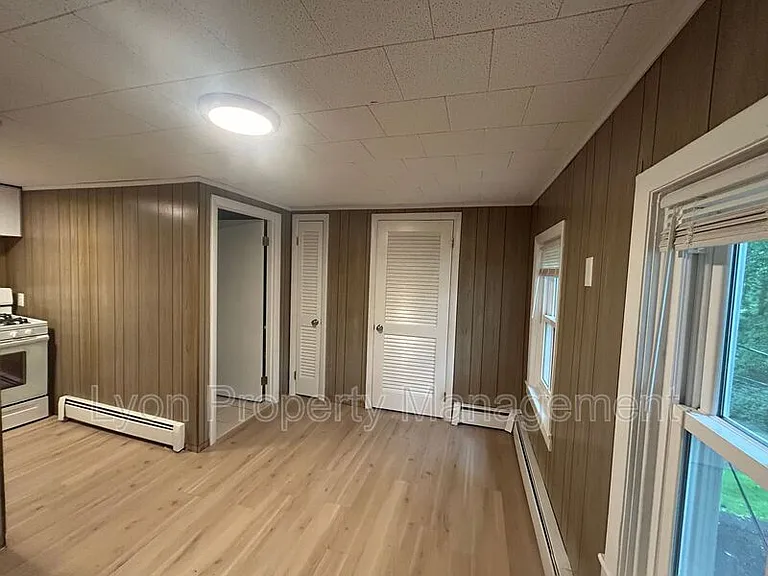 12 Oil Mill Ln #2-2A — Photo 4