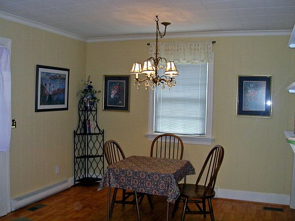 4th image of 106 N Hilliard St