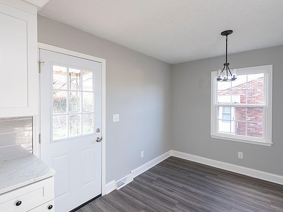 4th image of 316 E Tiverton Way