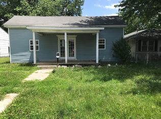 560 S Salt Pond Ave, Marshall, MO 65340