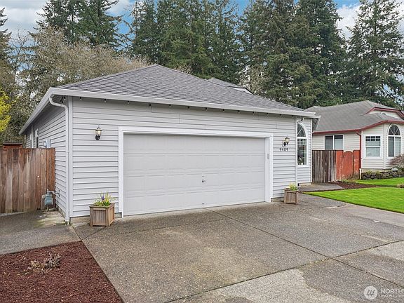 4th image of 9409 NE 41st Avenue
