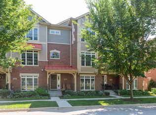 453 N 2nd St, Geneva, IL 60134