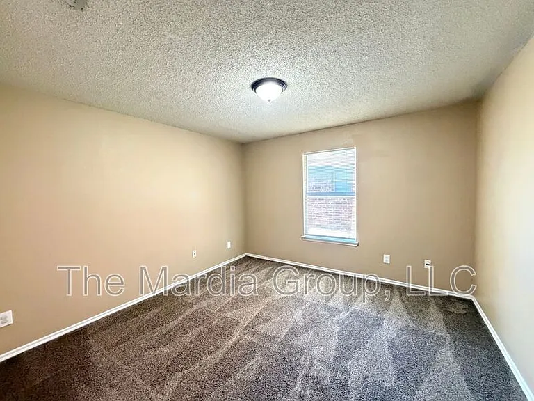 185 Rolling Ct — Photo 8
