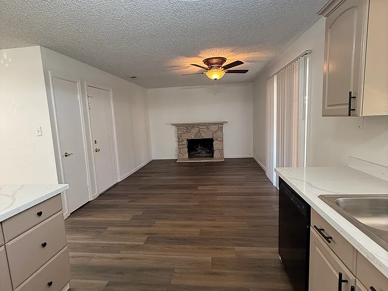 10657 Viani Way — Photo 3