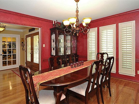 5th image of 2806 Woods Estates Dr
