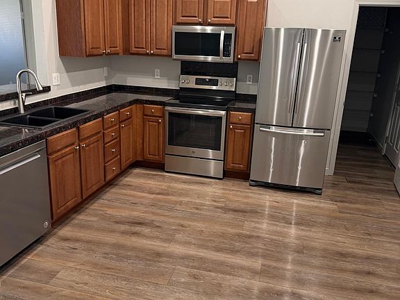 3rd image of 9628 W Idlewood Dr