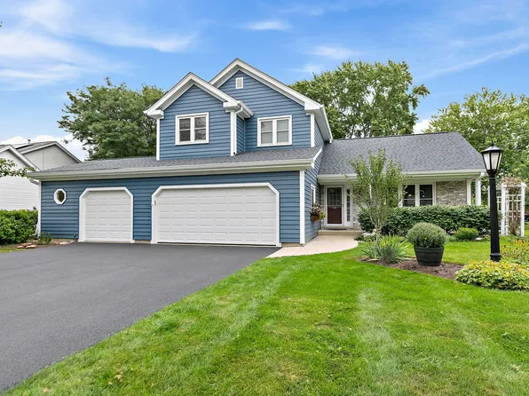 422 Old Country Way, Wauconda, IL 60084