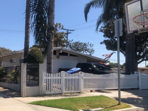 3rd image of 8364 Sanger Ave